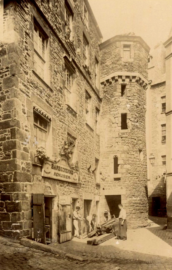 Dans une rue de St-Malo